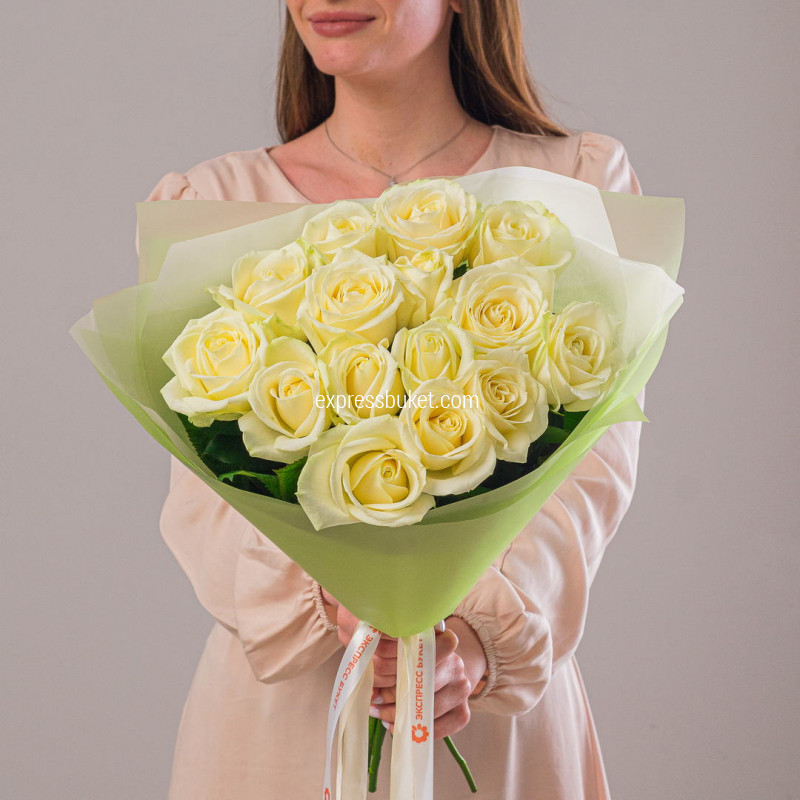 Букет из 15 роз Аваланж